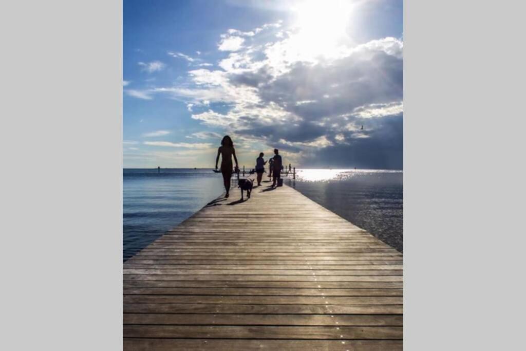 Sea Breeze, Studio 510, Beach Steps Away!+Pool+Wifi Ruskin Eksteriør billede
