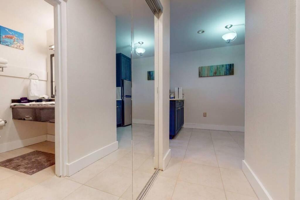 Sea Breeze, Studio 510, Beach Steps Away!+Pool+Wifi Ruskin Eksteriør billede